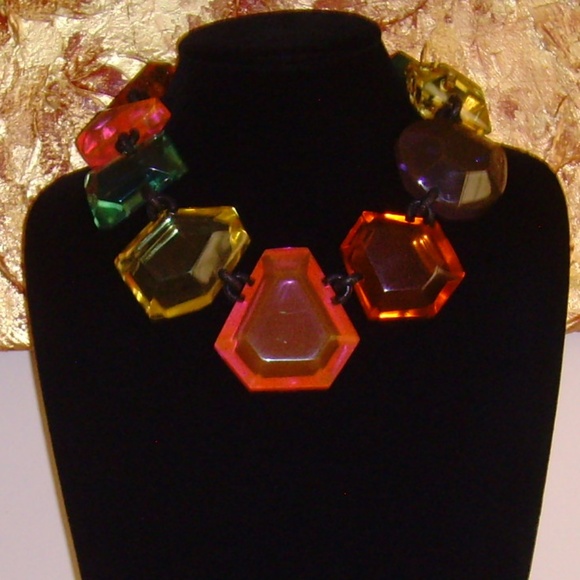 MONIES Gerda Lynggaard Vibrant Multi-Colored Lucite Necklace - Picture 13 of 16